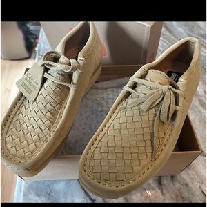 Brand New, Mens Clarke’s Size 8 Wallabee Sup in Maple Suede